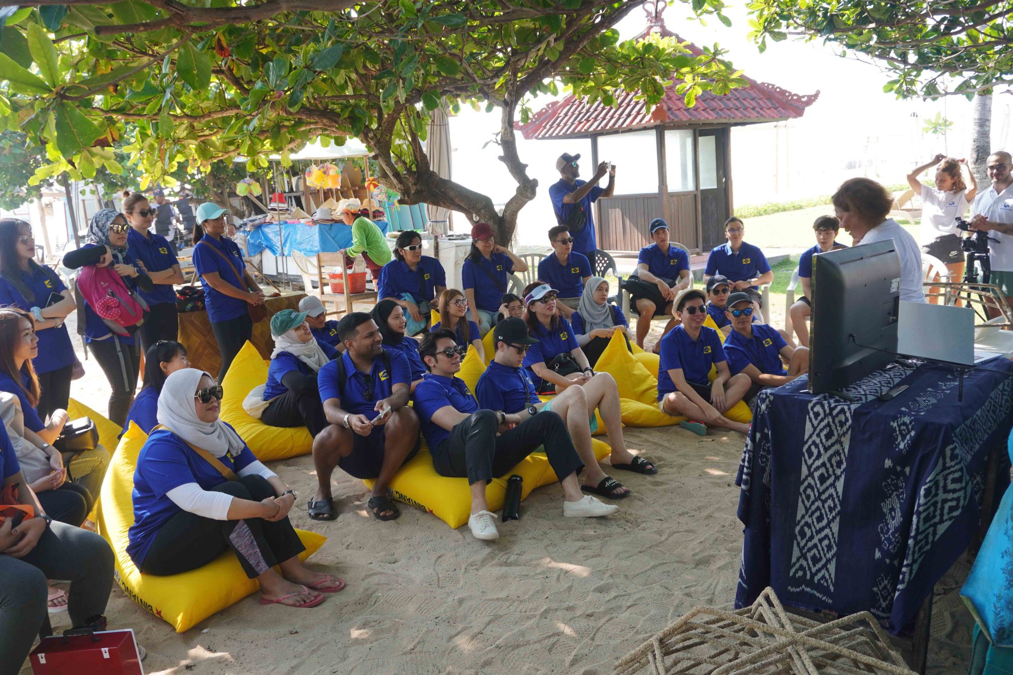 Yinson-Group-Strategy-and-Inecosolar-volunteer-at-Bali-marine-conservation-programme-7