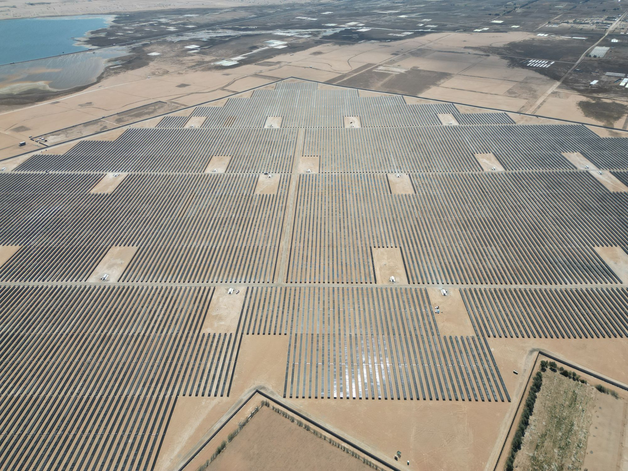 img_4312684_matarani_solar_park_hero_12_